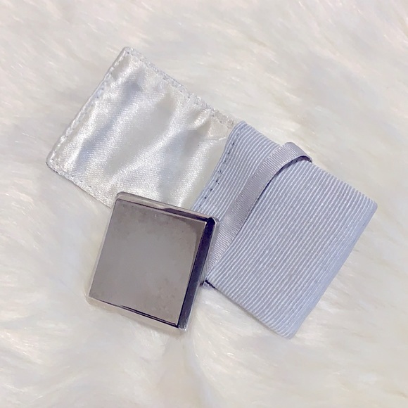 Rare Collectable:Calvin Klein “ETERNITY”
CK Powder Perfume+Satin Pouch NETwt 2g - Picture 5 of 11